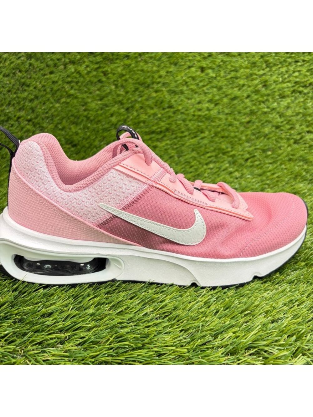 Nike Air Max INTRLK Lite Girls Size 6.5Y Pink Athletic Running Shoes Sneakers